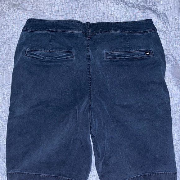 Hollister Flat Front Shorts 9” - Picture 3 of 3